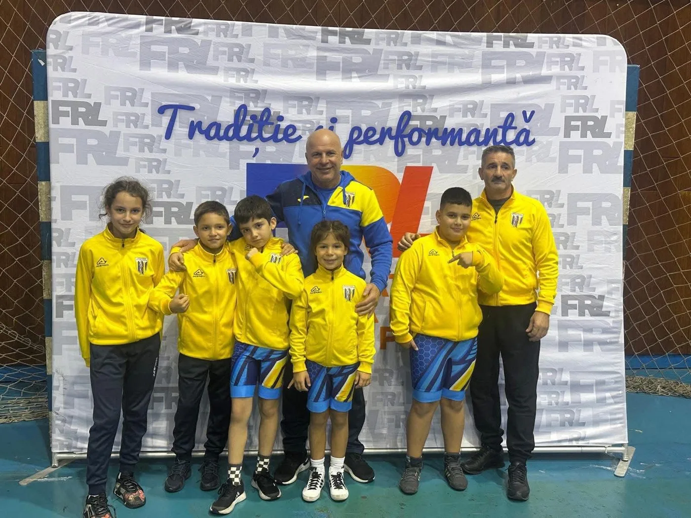 Sportivii secției de lupte la Festivalul Micul Luptător, Târgu Mureș